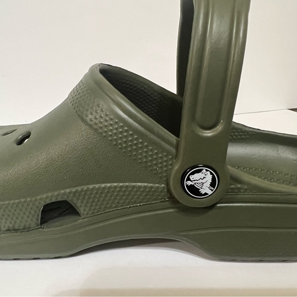 Unisex, Crocs. Size 7 for Men and size 9 for women - Picture 8 of 12